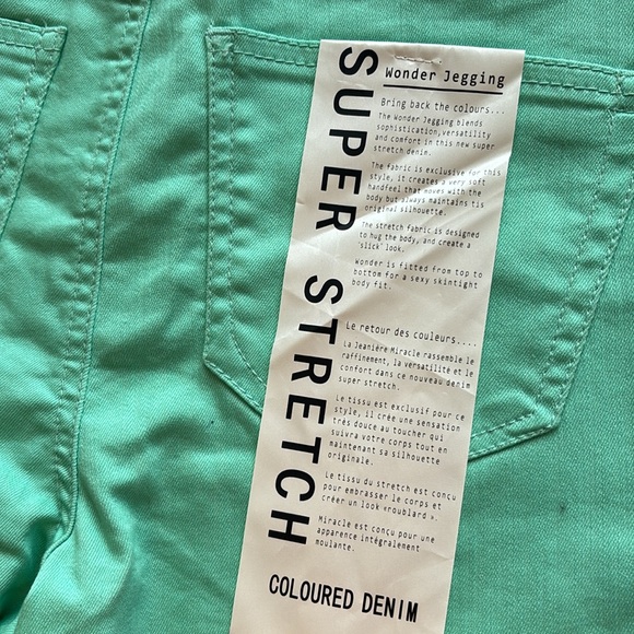 Vero Moda Jeans. Teal Denim. Wonder Jegging. Size 28.  
New with tags. - Picture 10 of 10